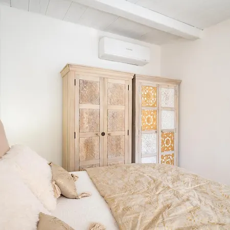 Domo De Oro 바야사드리니아