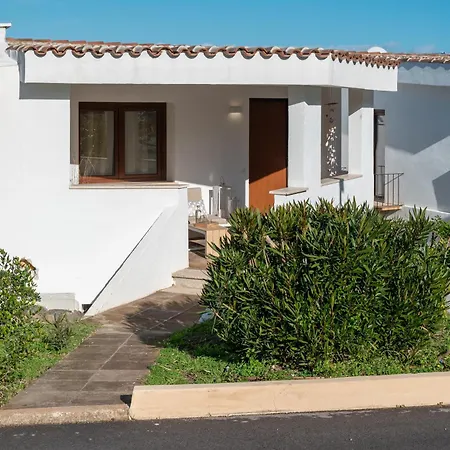 Domo De Oro Baja Sardinia